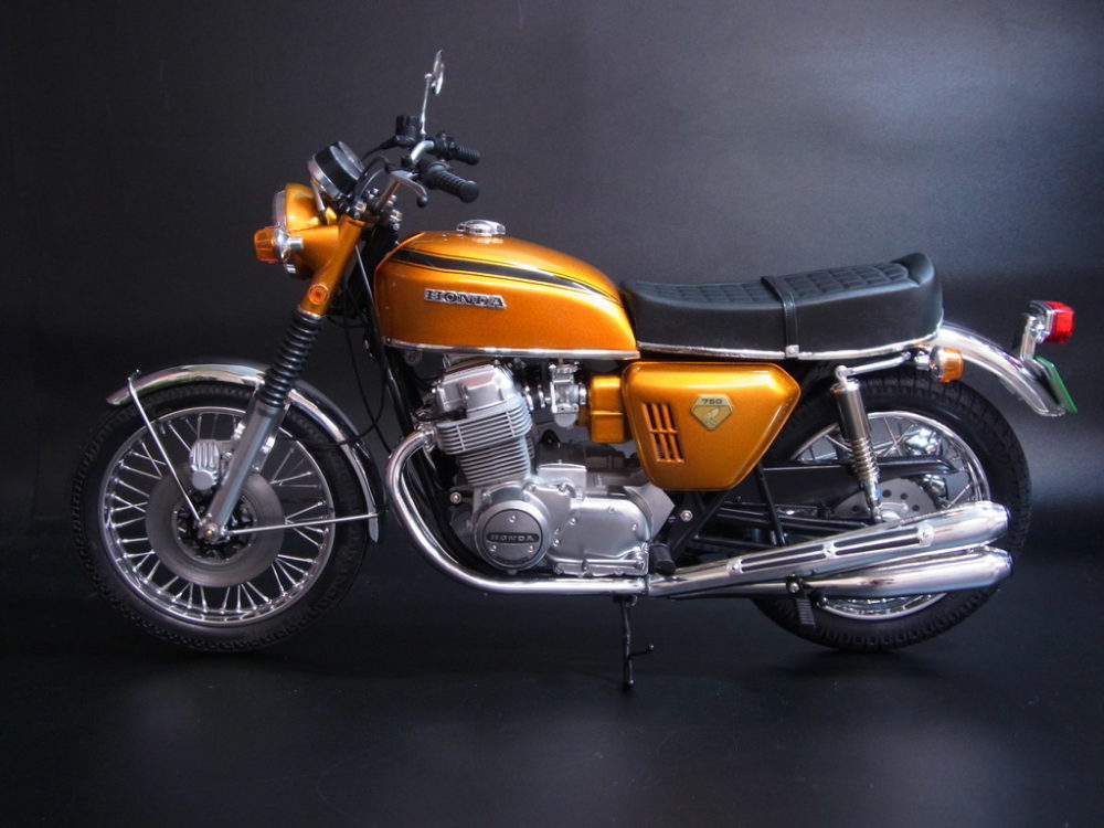 製作代行紹介「タミヤ 1/6 Honda ドリーム CB750 FOUR 」バイクモデル全塗装プラン | プラビット